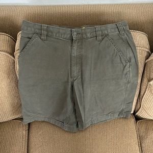 Men’s Carhartt shorts, duck work wear, 36” waist. Excellent piece.